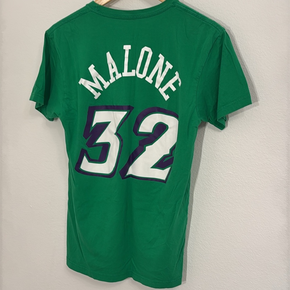 VINTAGE Utah Jazz Malone T-shirt Round Neck, Shortsleeved Size Small - Picture 3 of 6